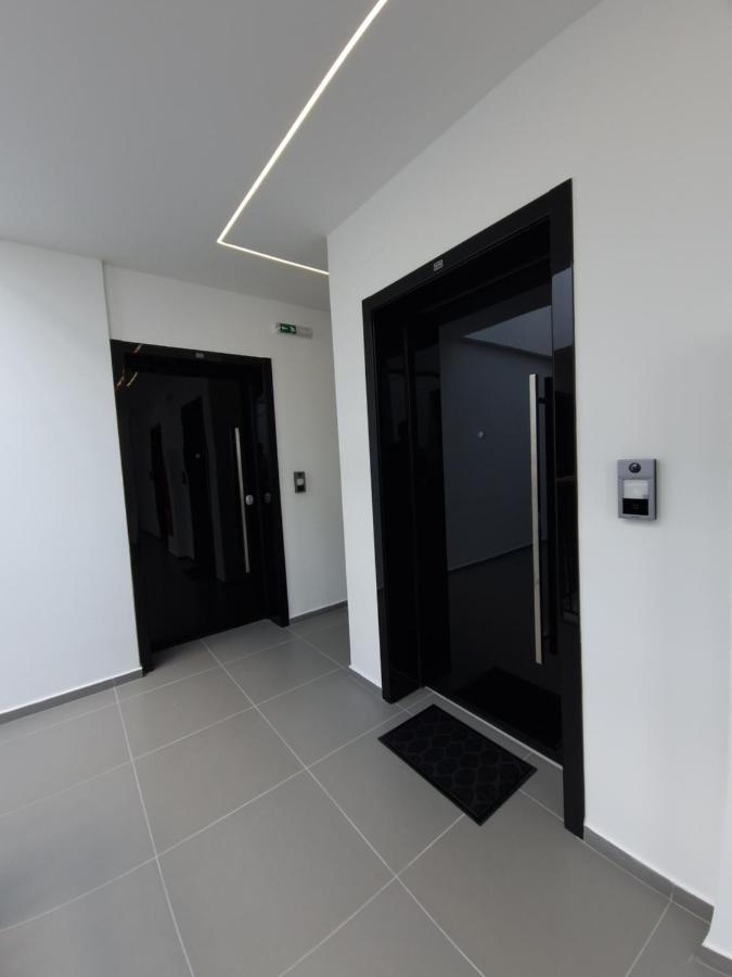 Smart Loft Apartment Tuzla Exteriör bild